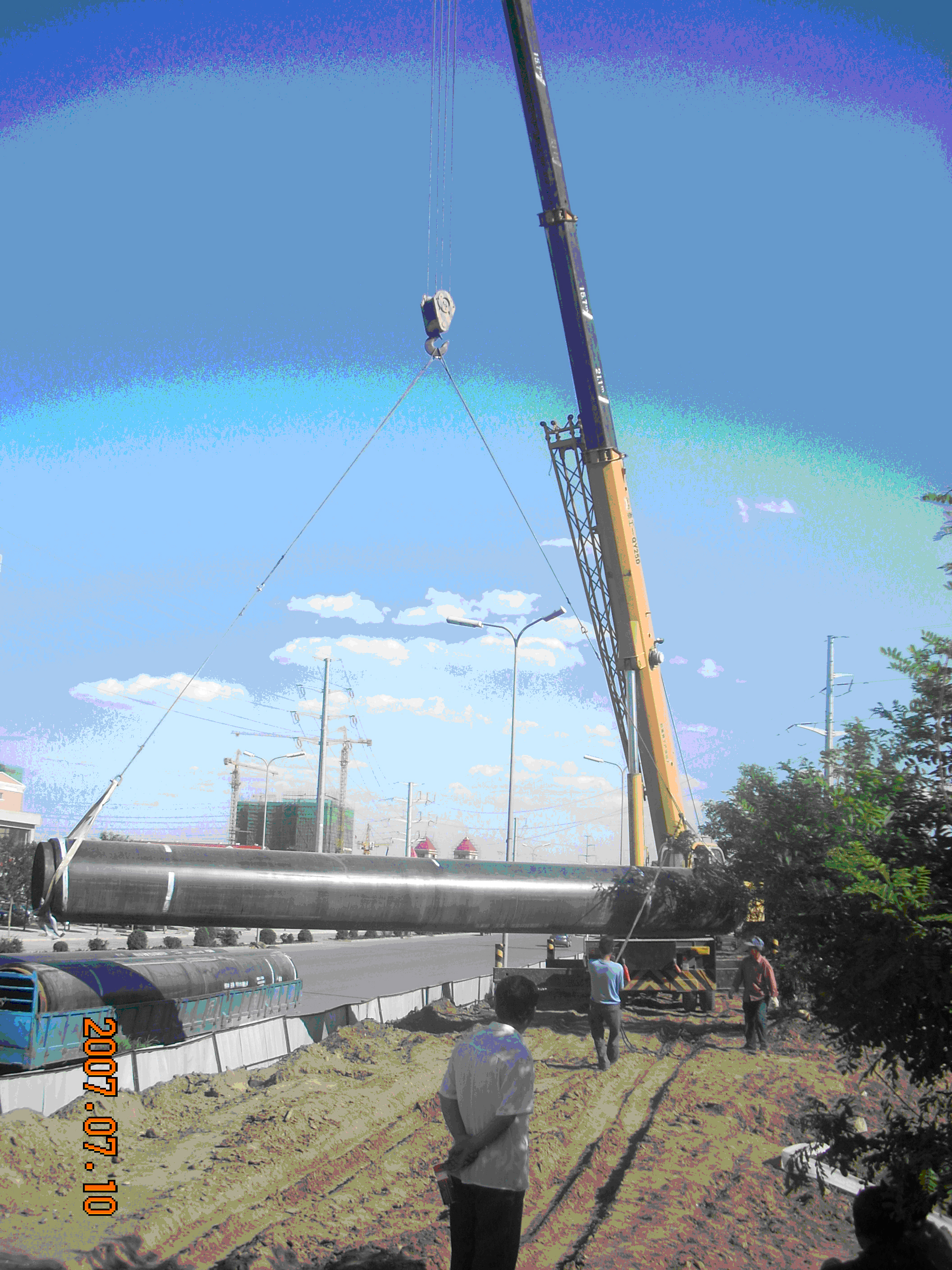 管道吊裝.jpg 管道吊裝.jpg