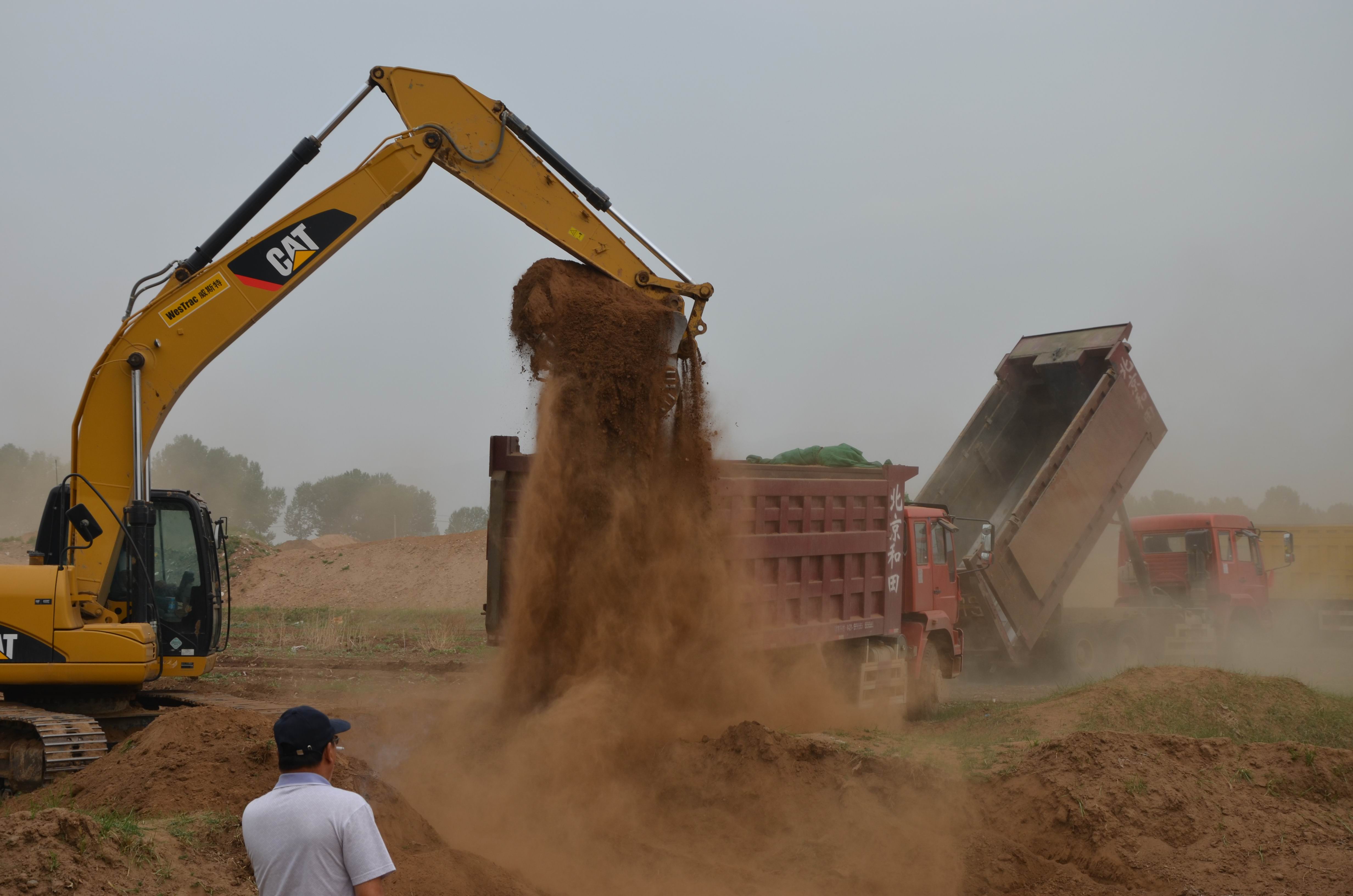 DSC_0187東客站交通樞紐阿拉坦汗7段道路施工現場.jpg DSC_0187東客站交通樞紐阿拉坦汗7段道路施工現場.jpg